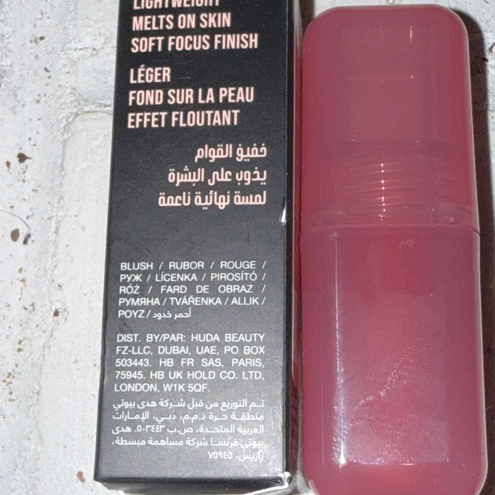 Huda Beauty‎ Blush Filter Soft Glow Liquid Blush Strawberry Cream NEW